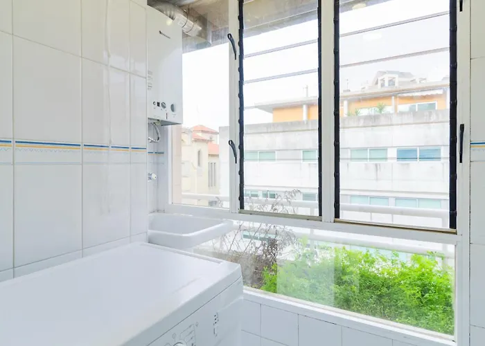 Charmy Rodrigues Lobo Ii By Unique Hosts *